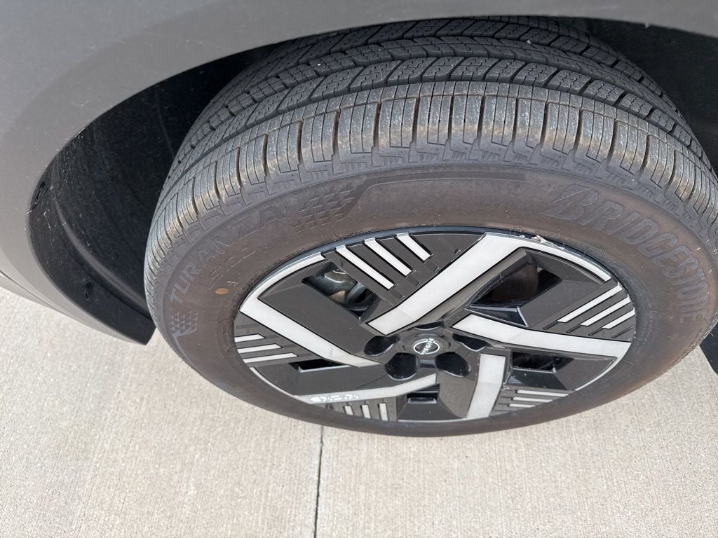 2025 Nissan Kicks SV FWD