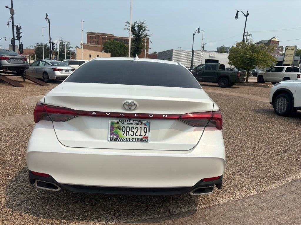 2019 Toyota Avalon XLE