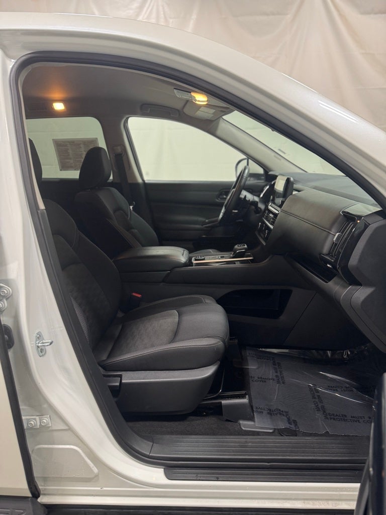 2024 Nissan Pathfinder SV 4WD