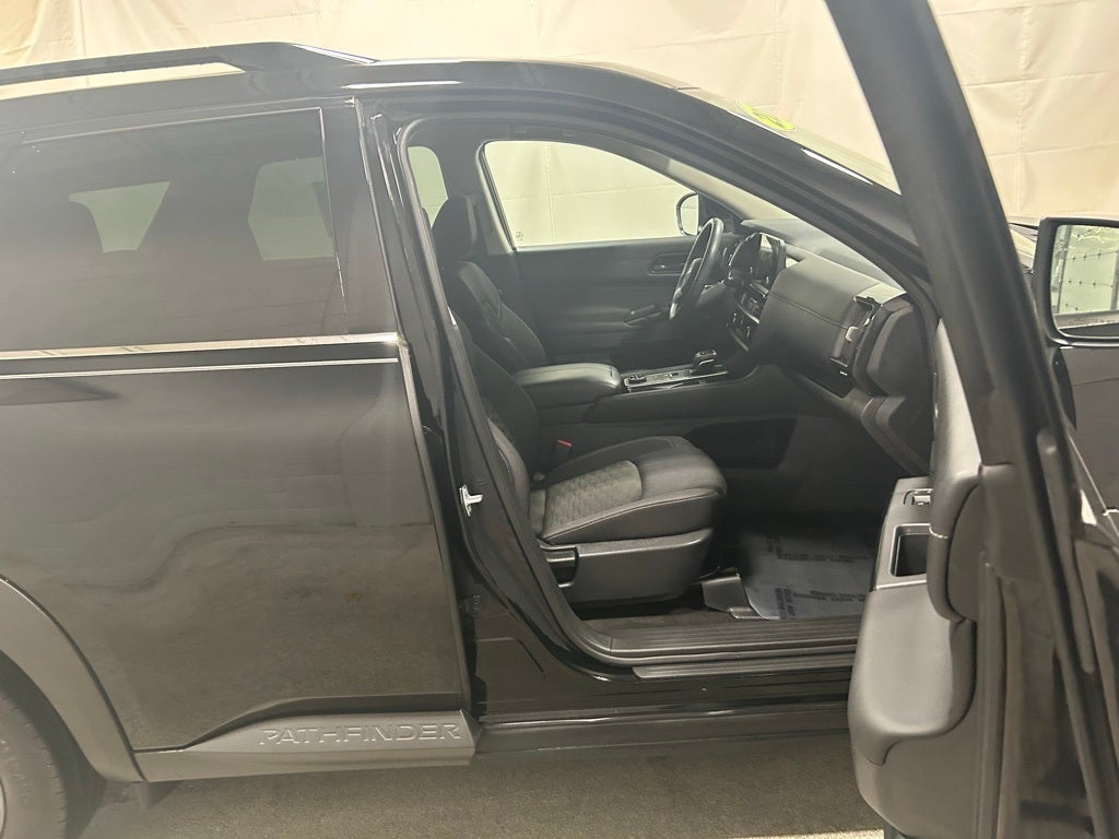 2024 Nissan Pathfinder SV 4WD