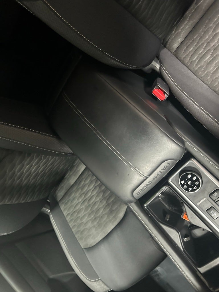 2024 Nissan Pathfinder SV 4WD