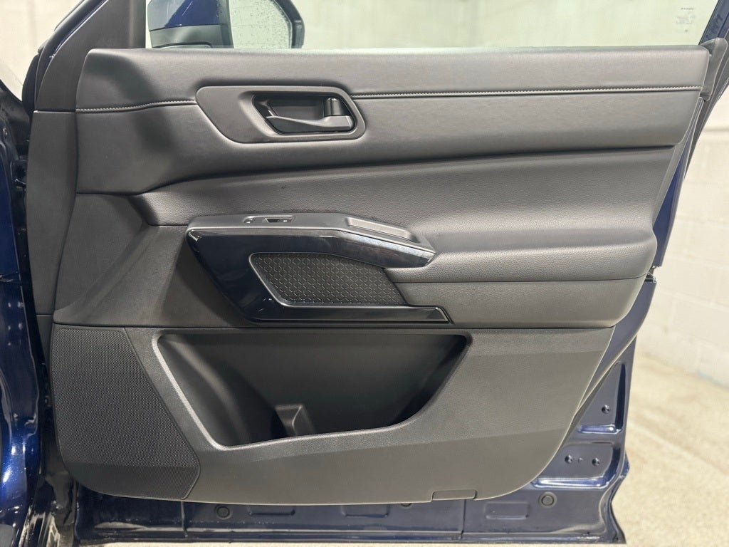 2024 Nissan Pathfinder SV 4WD