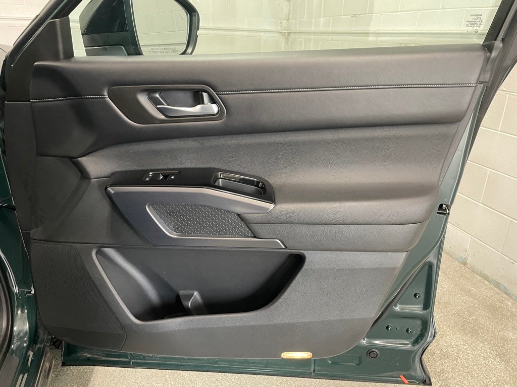 2022 Nissan Pathfinder SL 4WD