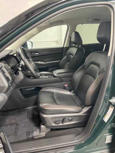 2022 Nissan Pathfinder SL 4WD