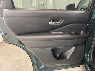 2022 Nissan Pathfinder SL 4WD