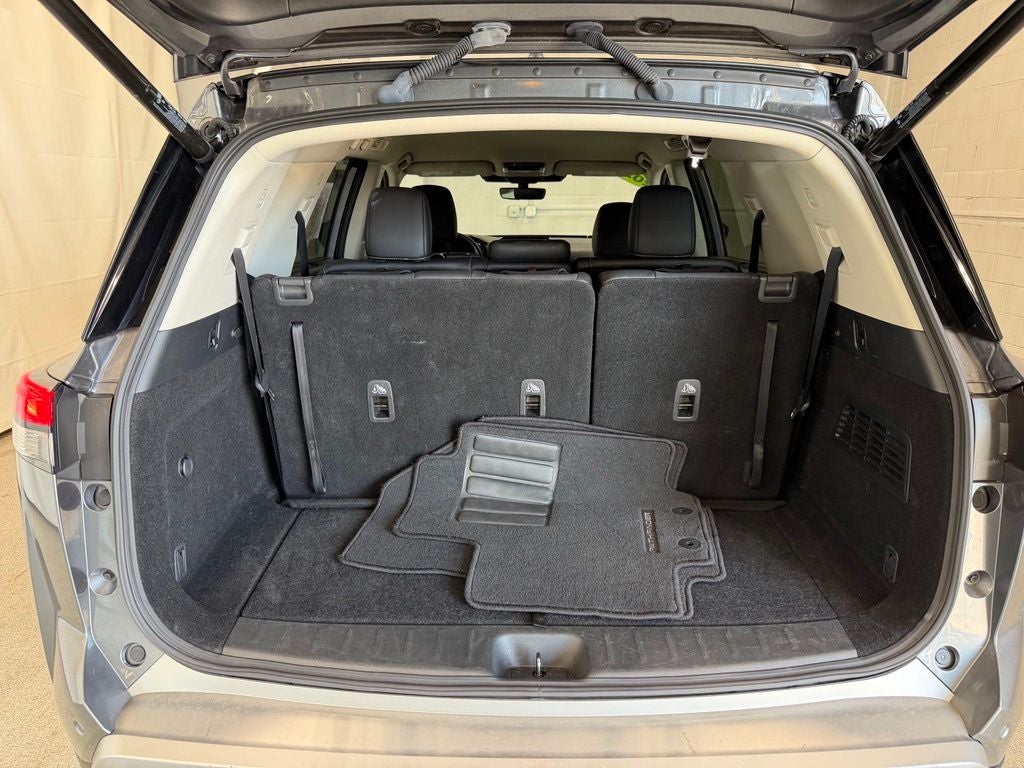 2025 Nissan Pathfinder SL 4WD
