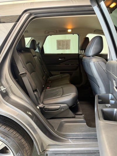 2025 Nissan Pathfinder SL 4WD