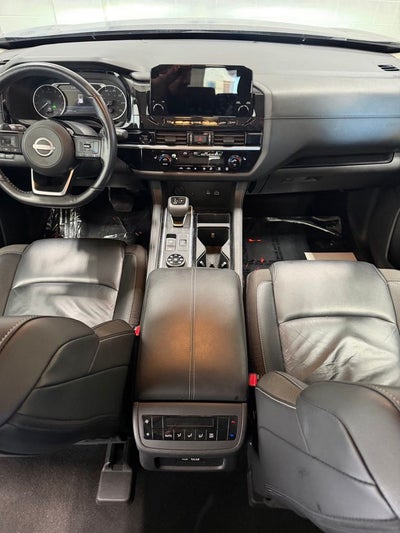2025 Nissan Pathfinder SL 4WD