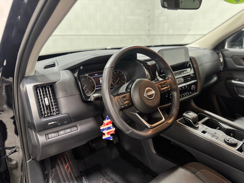 2025 Nissan Pathfinder SL 4WD