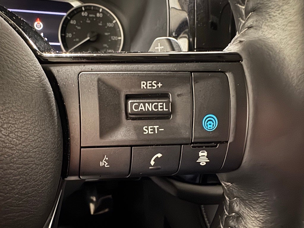 2025 Nissan Pathfinder SL 4WD