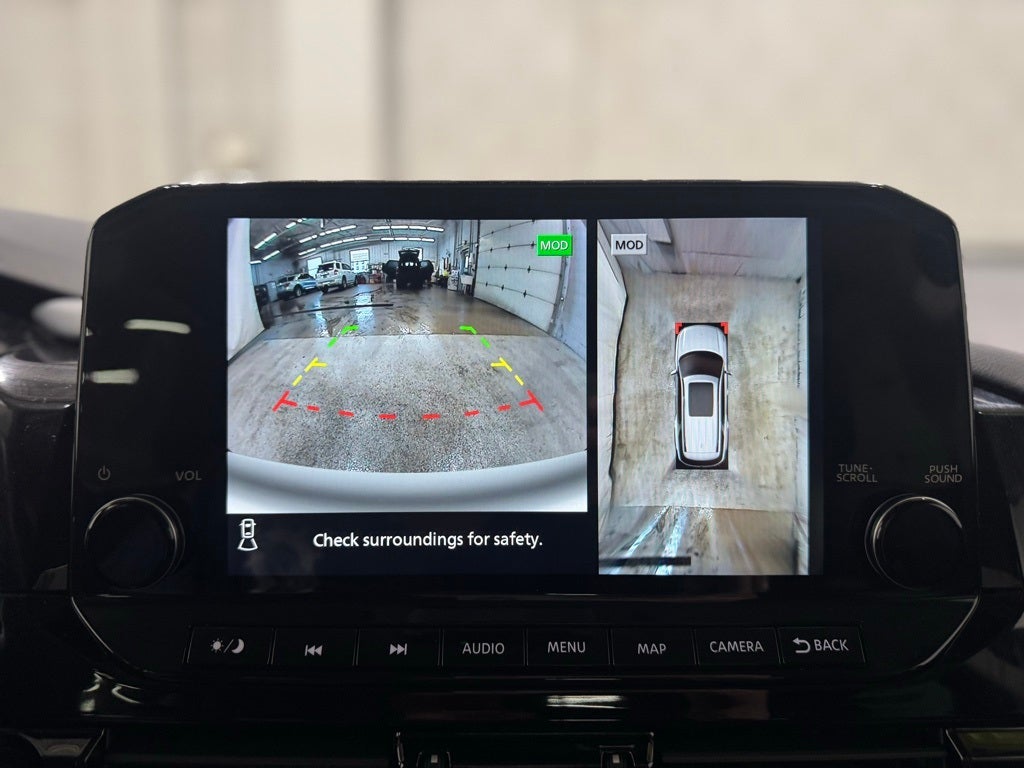 2025 Nissan Pathfinder SL 4WD