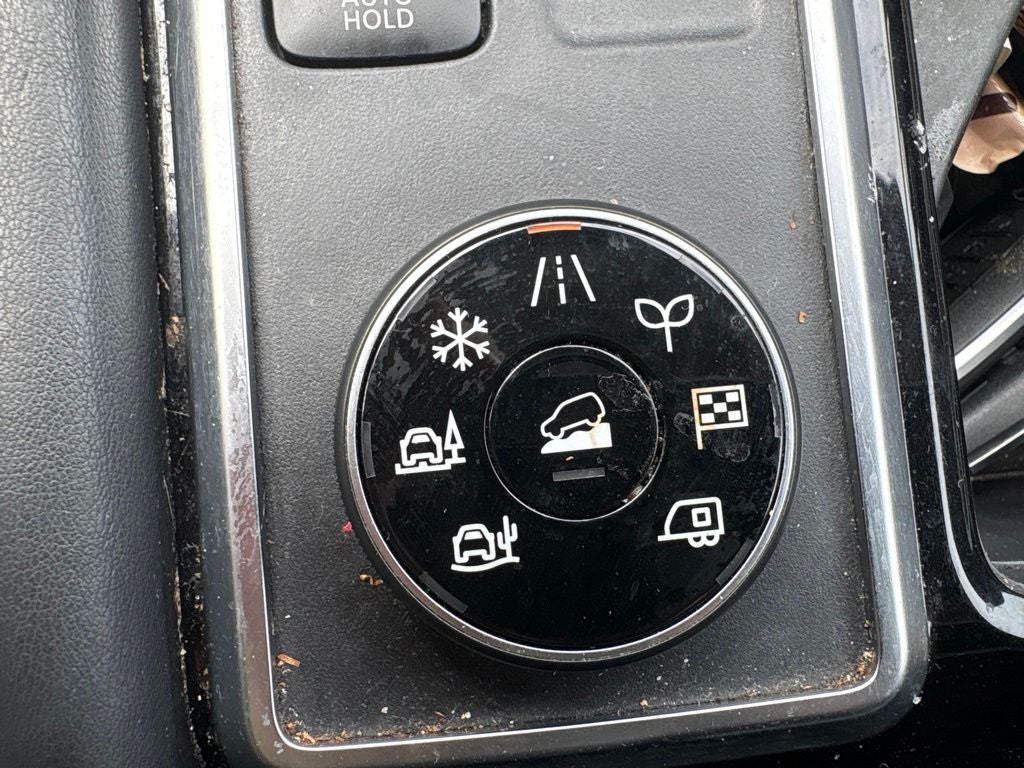 2023 Nissan Pathfinder SL 4WD