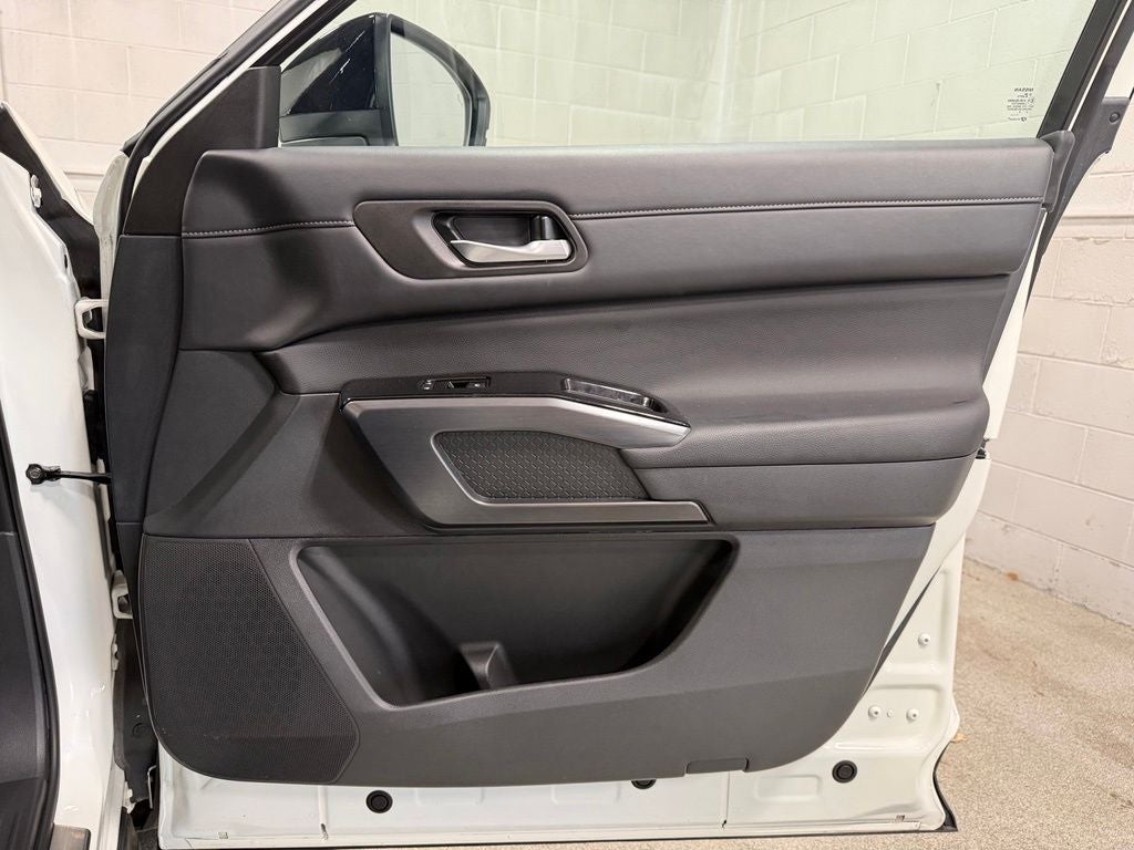 2023 Nissan Pathfinder SL 4WD