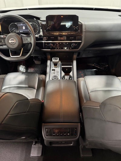 2023 Nissan Pathfinder SL 4WD