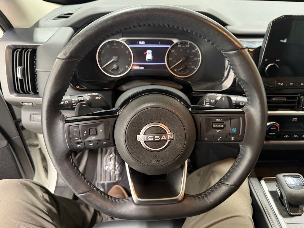 2023 Nissan Pathfinder SL 4WD