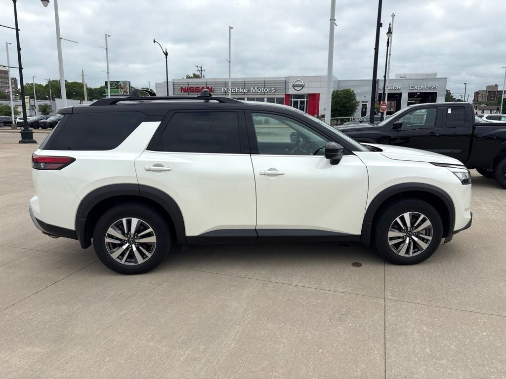 2023 Nissan Pathfinder SL 4WD