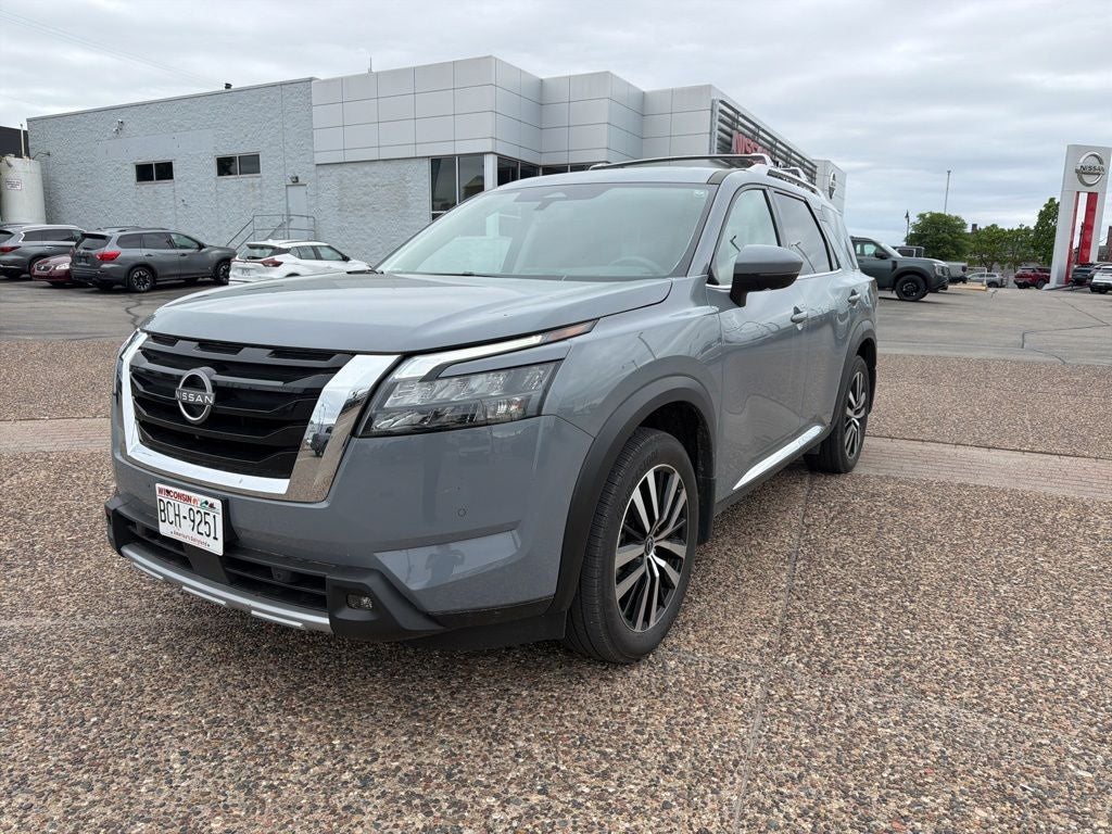 2025 Nissan Pathfinder Platinum 4WD