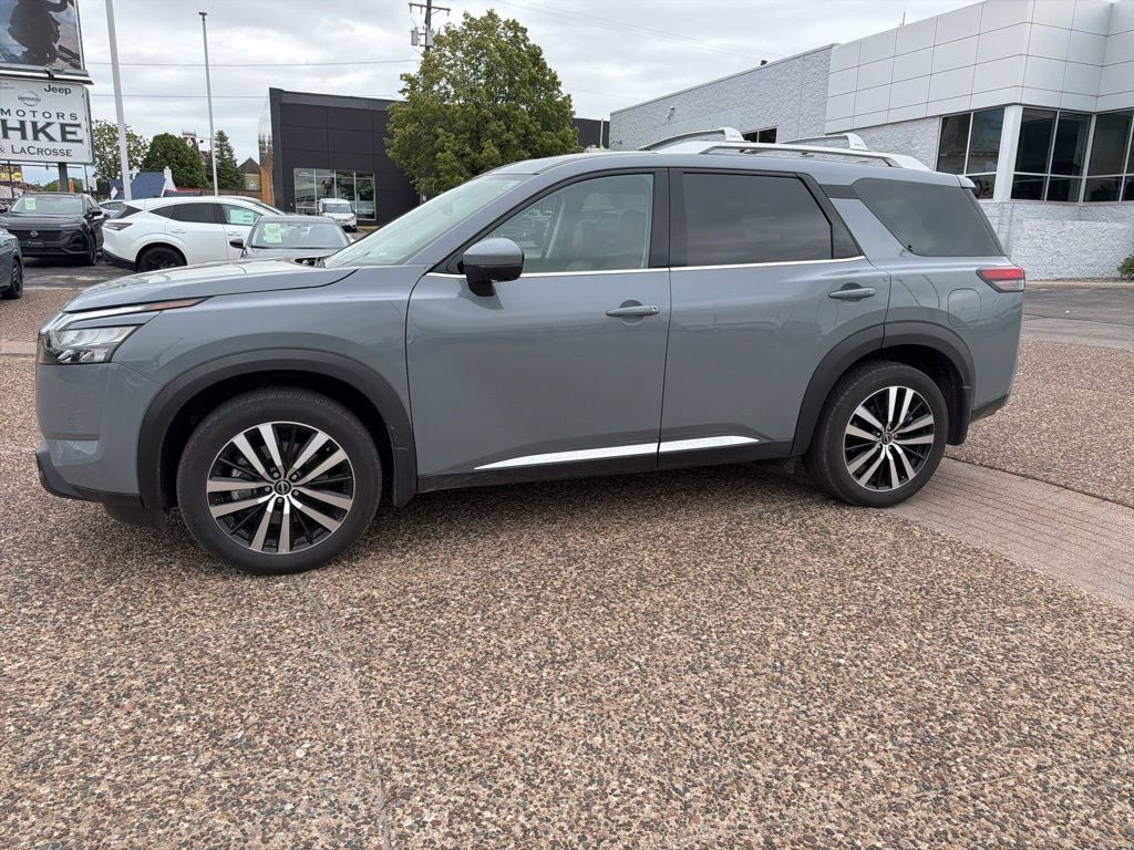 2025 Nissan Pathfinder Platinum 4WD