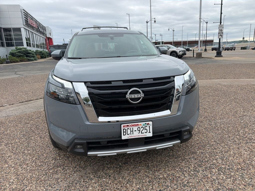 2025 Nissan Pathfinder Platinum 4WD