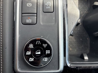 2025 Nissan Pathfinder Platinum 4WD