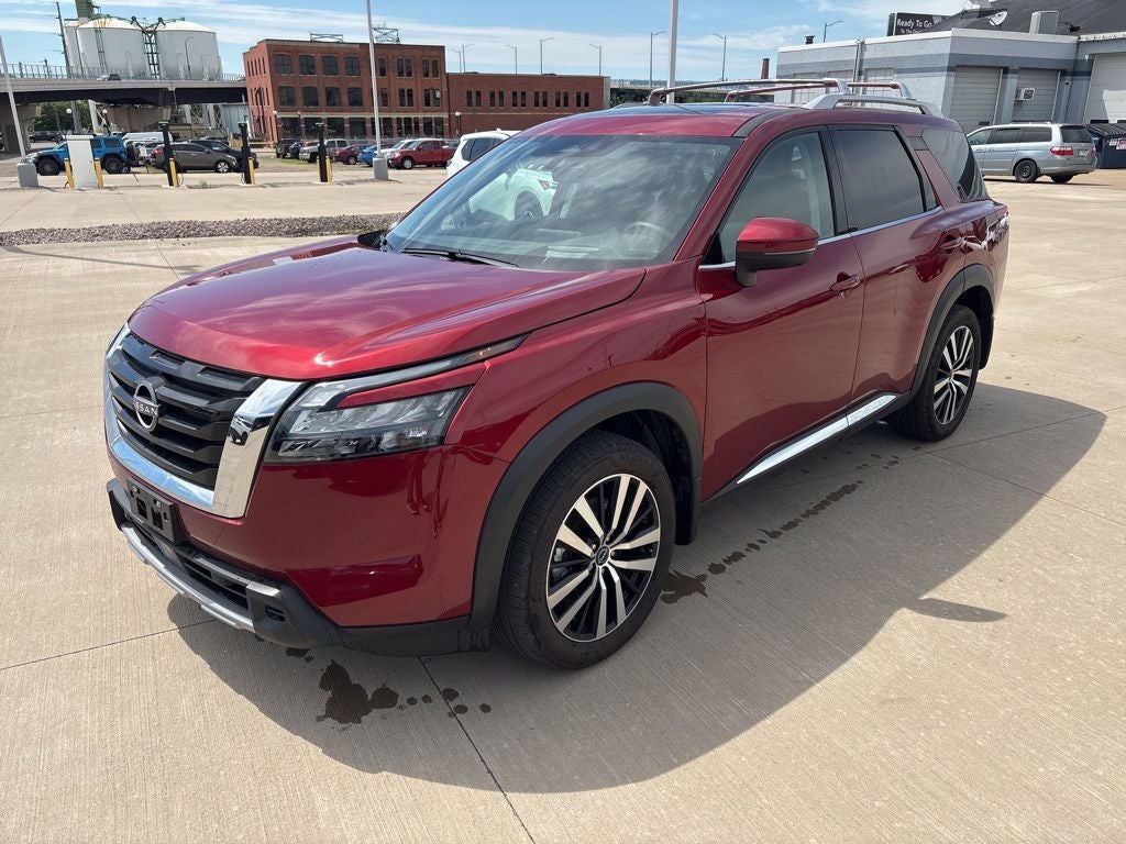 2025 Nissan Pathfinder Platinum 4WD