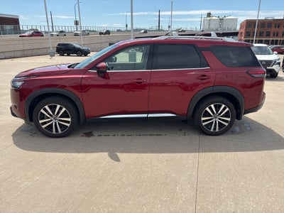 2025 Nissan Pathfinder Platinum 4WD