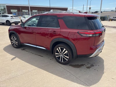 2025 Nissan Pathfinder Platinum 4WD