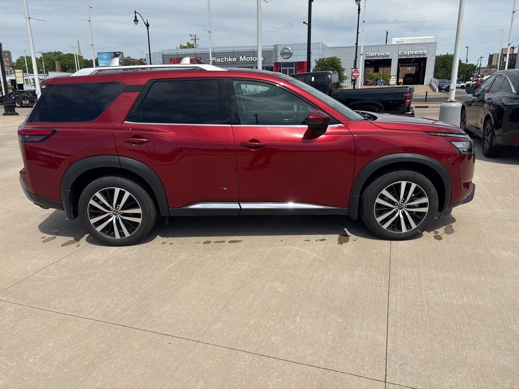 2025 Nissan Pathfinder Platinum 4WD