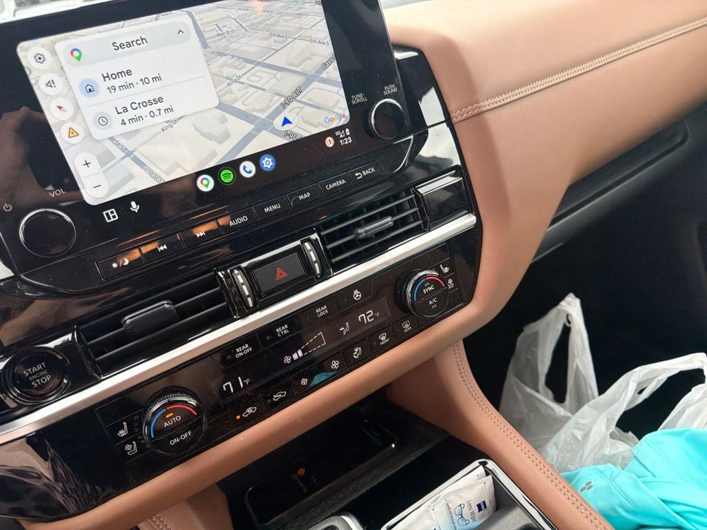 2025 Nissan Pathfinder Platinum 4WD