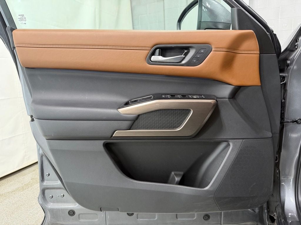 2025 Nissan Pathfinder Platinum 4WD