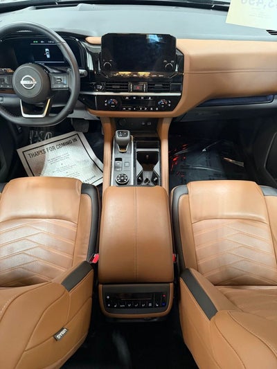 2025 Nissan Pathfinder Platinum 4WD
