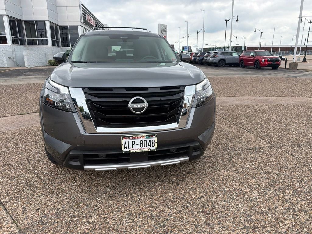 2025 Nissan Pathfinder Platinum 4WD