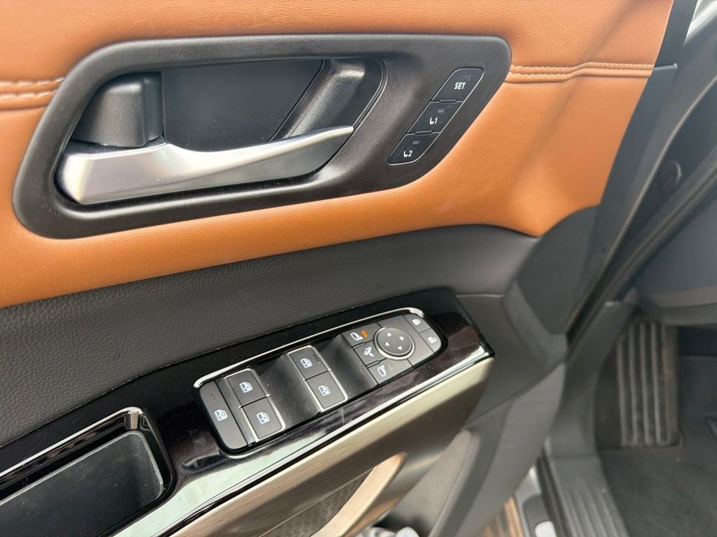 2025 Nissan Pathfinder Platinum 4WD