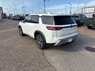 2022 Nissan Pathfinder Platinum