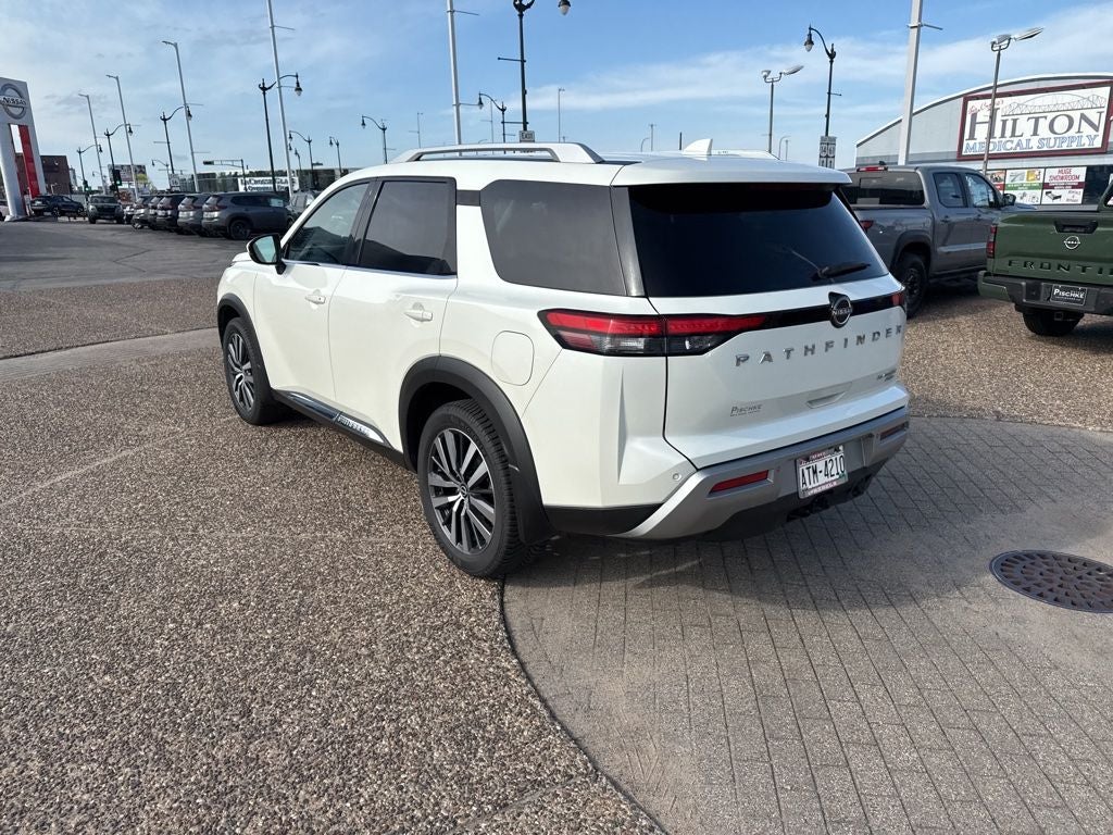 2022 Nissan Pathfinder Platinum