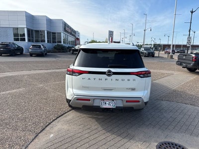 2022 Nissan Pathfinder Platinum