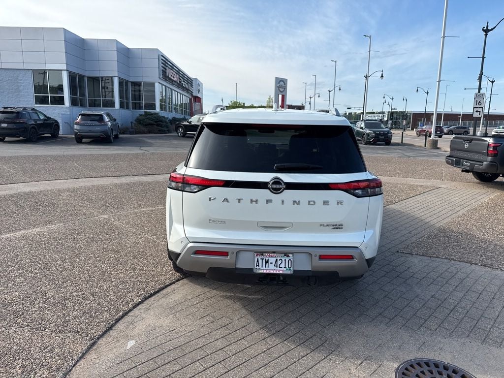 2022 Nissan Pathfinder Platinum