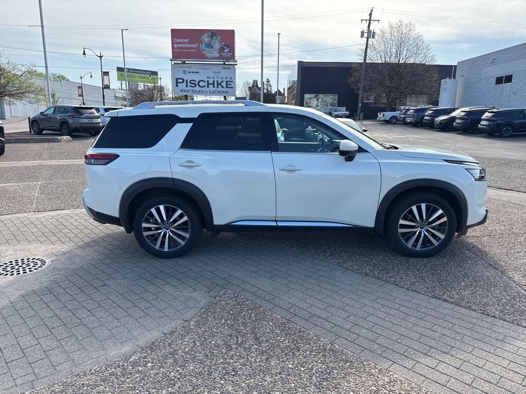 2022 Nissan Pathfinder Platinum
