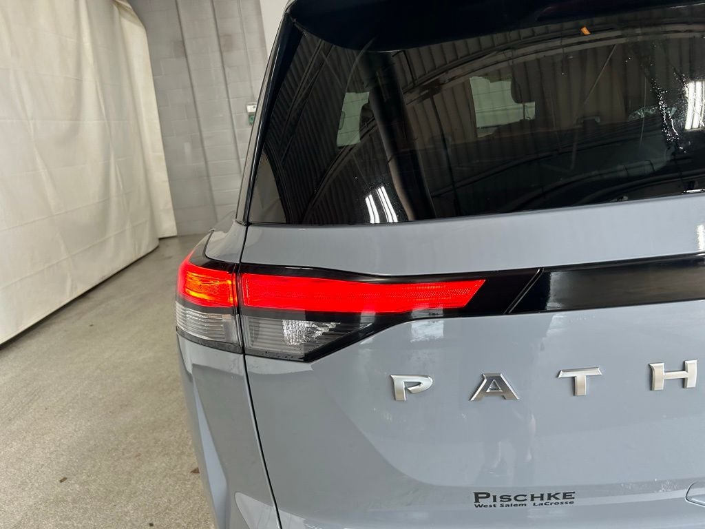 2023 Nissan Pathfinder Platinum 4WD