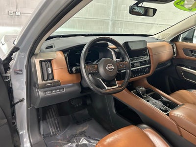 2023 Nissan Pathfinder Platinum 4WD