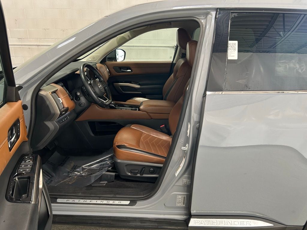 2023 Nissan Pathfinder Platinum 4WD