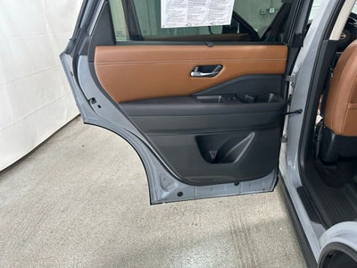 2023 Nissan Pathfinder Platinum 4WD