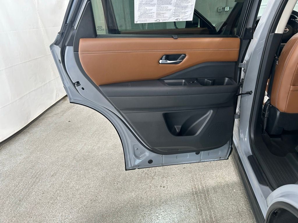 2023 Nissan Pathfinder Platinum 4WD