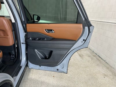 2023 Nissan Pathfinder Platinum 4WD