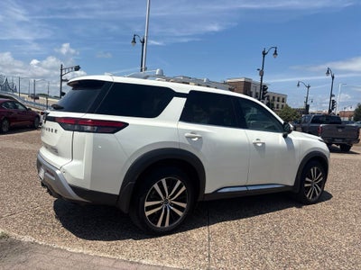 2023 Nissan Pathfinder Platinum