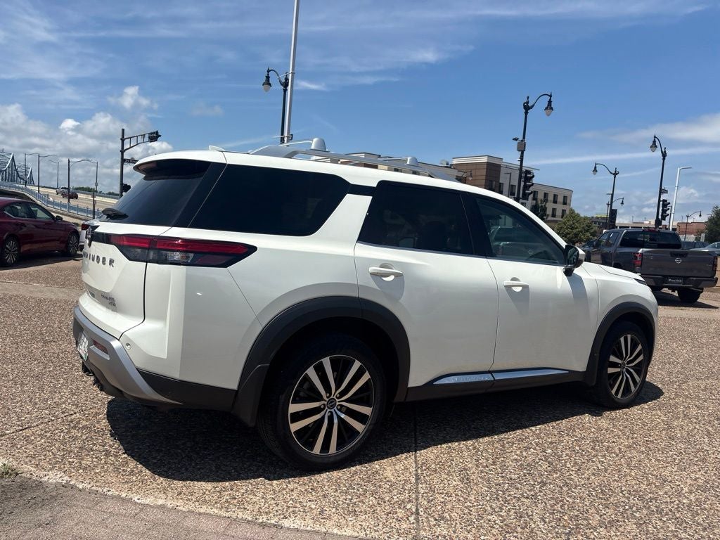 2023 Nissan Pathfinder Platinum
