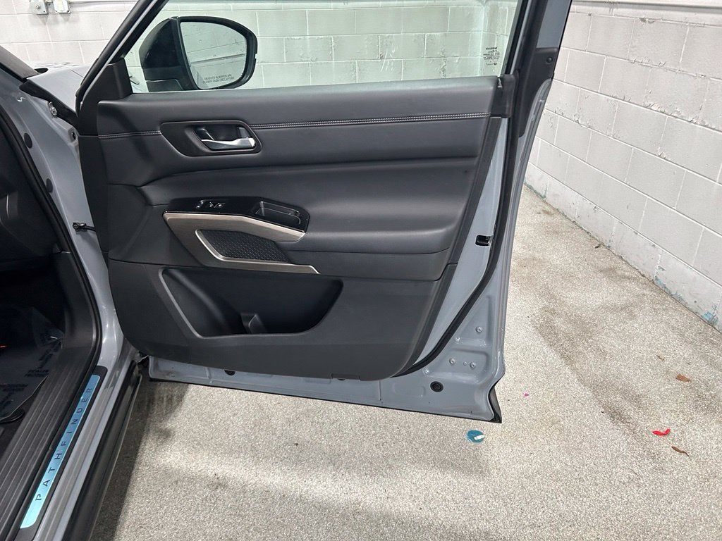2024 Nissan Pathfinder Platinum 4WD