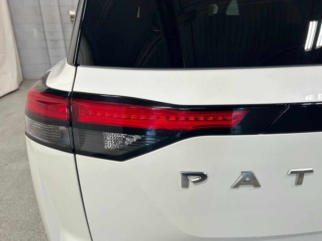 2023 Nissan Pathfinder Platinum 4WD