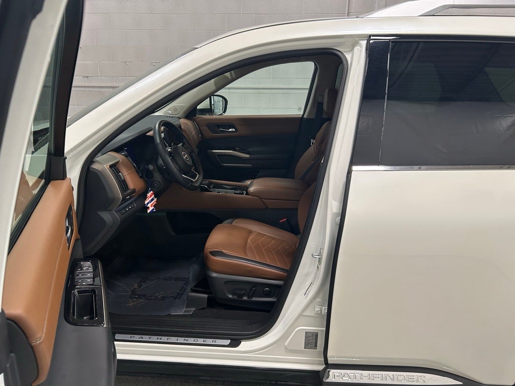 2023 Nissan Pathfinder Platinum 4WD