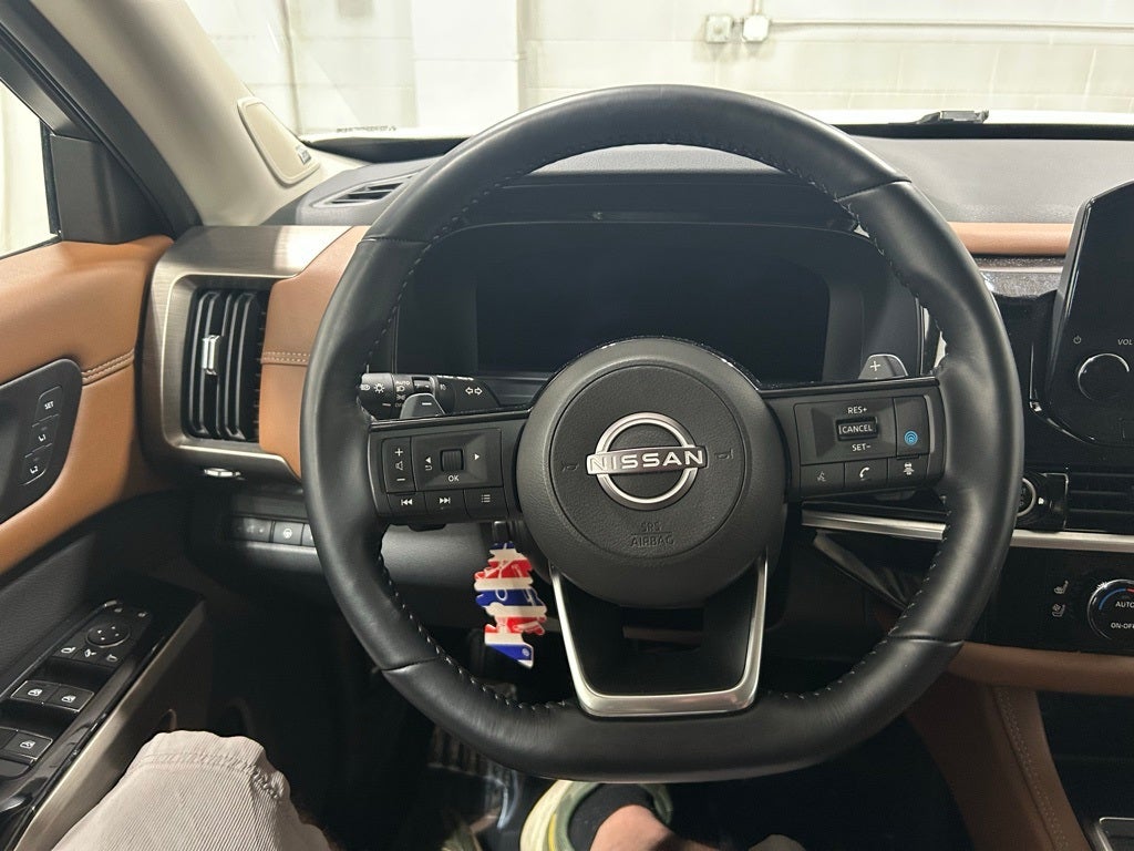 2023 Nissan Pathfinder Platinum 4WD